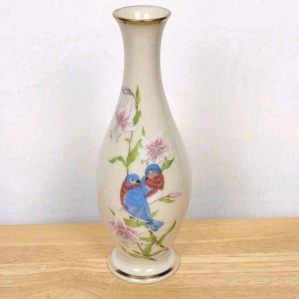 Lenox Eternal Love Bud Vase Bluebirds Floral 24K Gold‎ Trim USA Vintage Romantic
